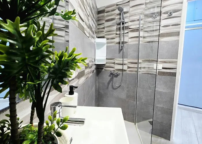 Sunny Holidays Cristianos Lägenhet